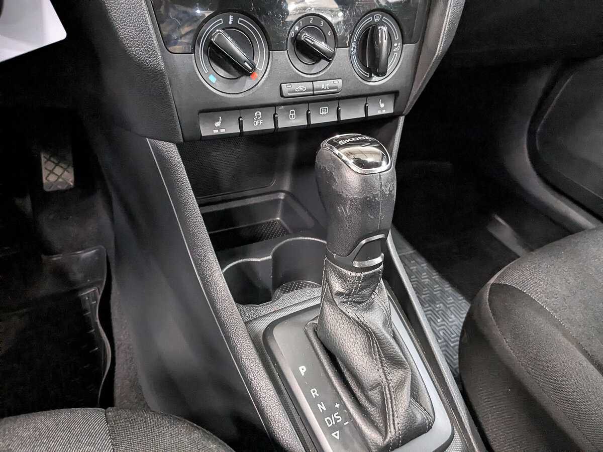 Купить Skoda Rapid с пробегом. Фото: #21