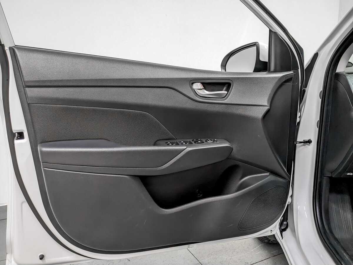 Купить Hyundai Solaris с пробегом. Фото: #19