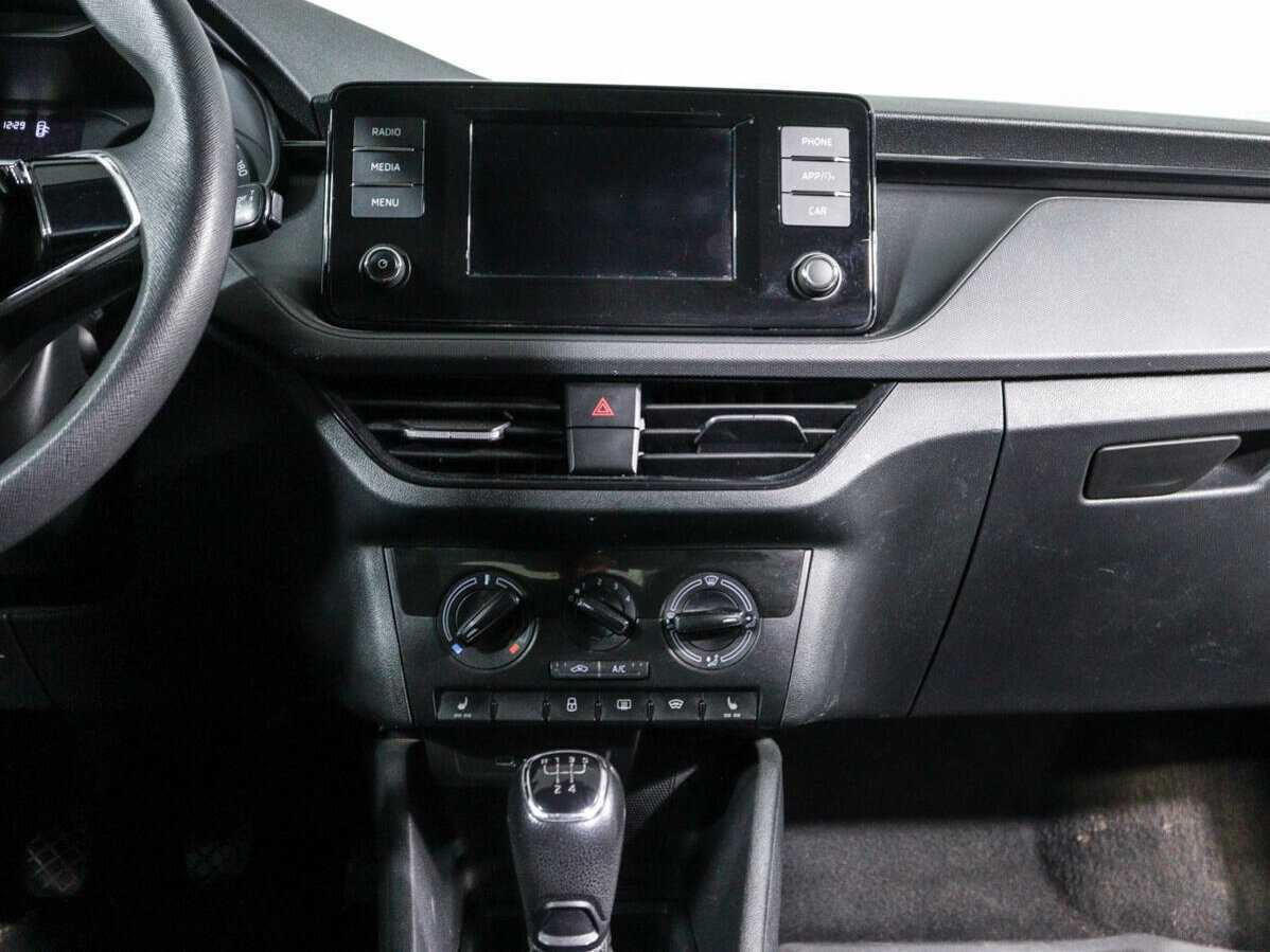 Купить Skoda Rapid с пробегом. Фото: #10