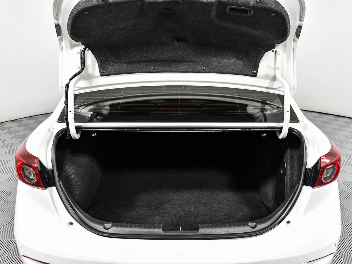 Купить Mazda 3 с пробегом. Фото: #10