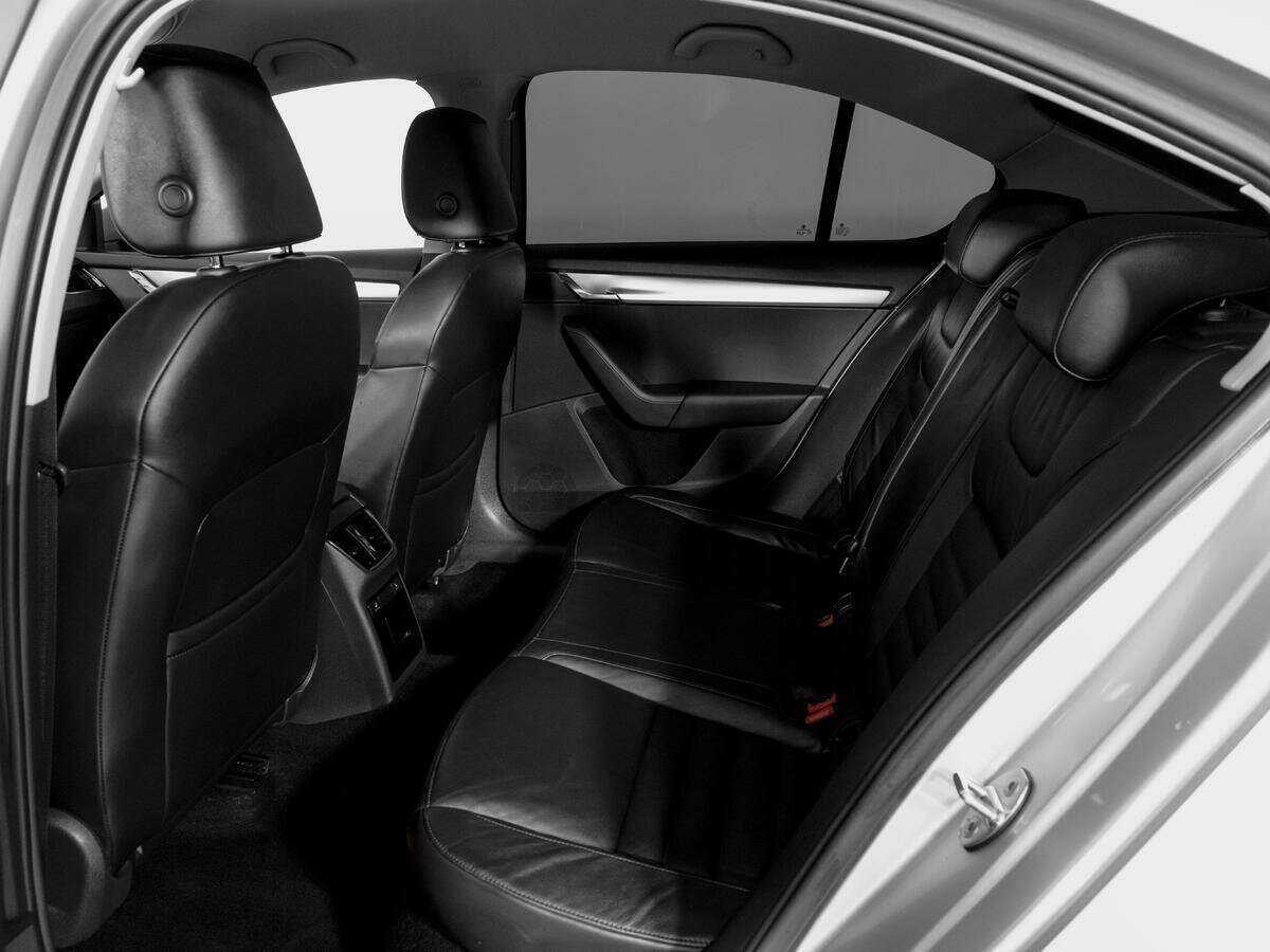 Купить Skoda Octavia с пробегом. Фото: #9