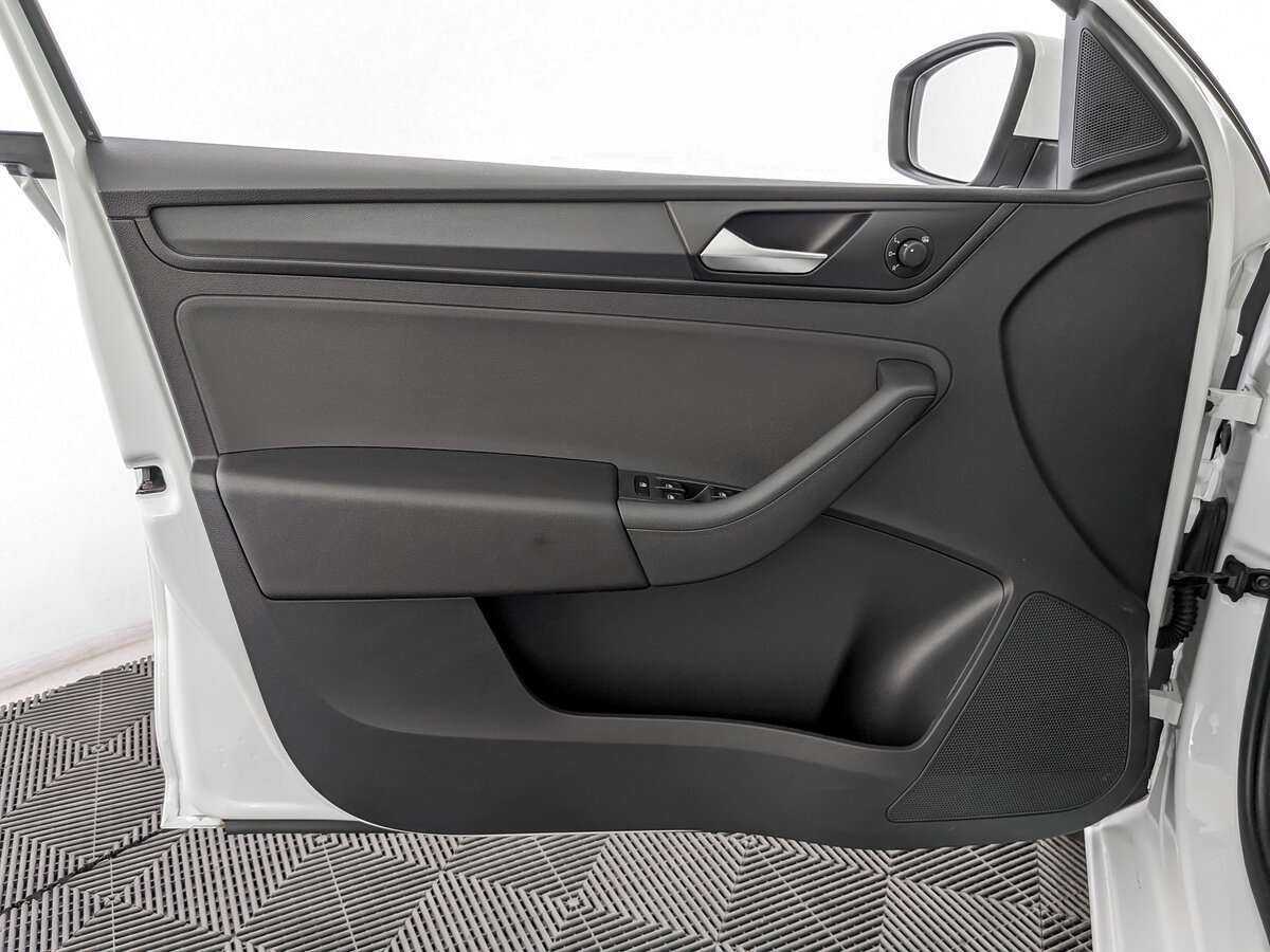 Купить Volkswagen Polo с пробегом. Фото: #17