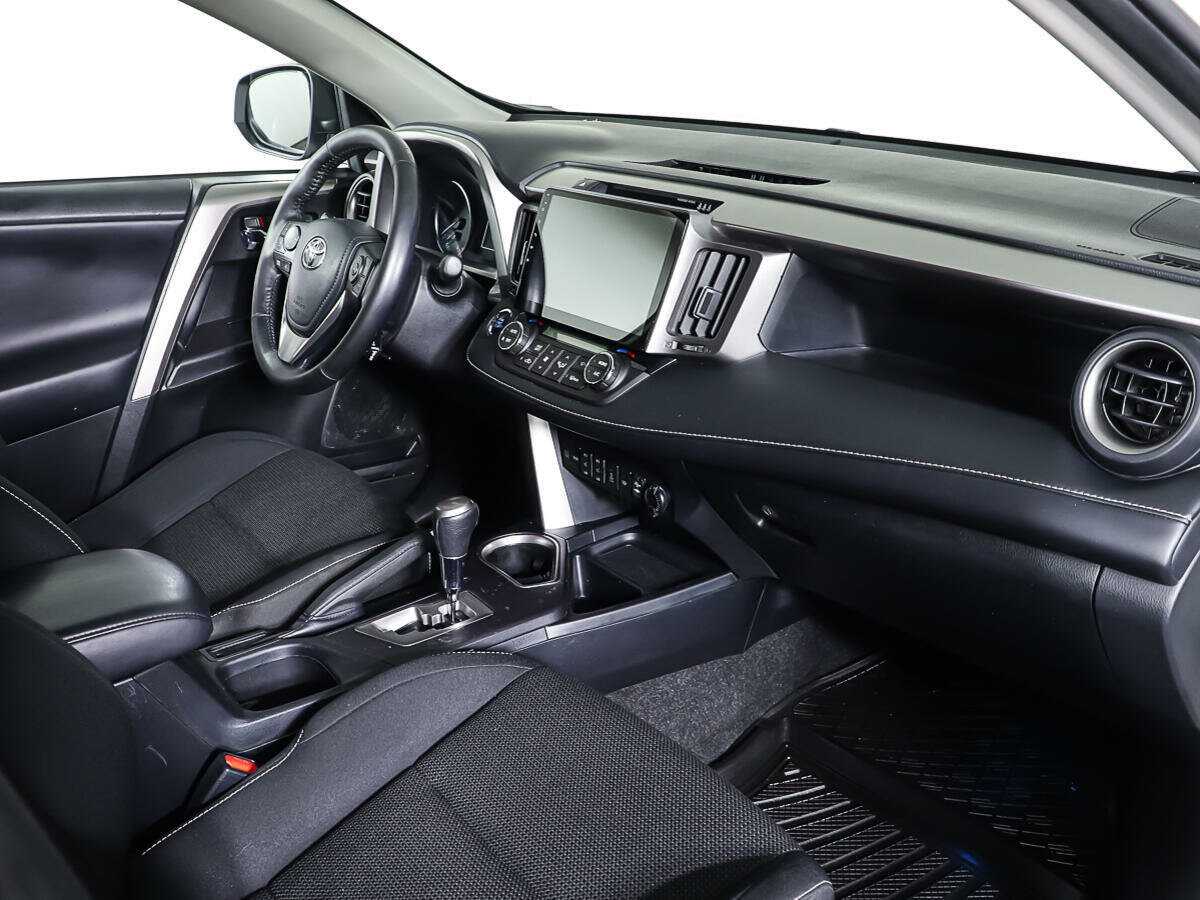 Купить Toyota RAV4 с пробегом. Фото: #8