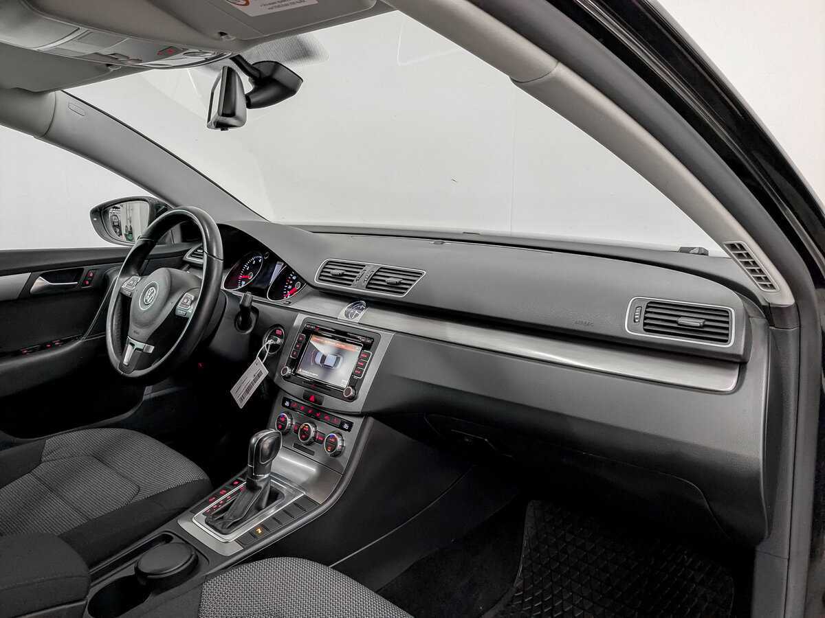 Купить Volkswagen Passat с пробегом. Фото: #10