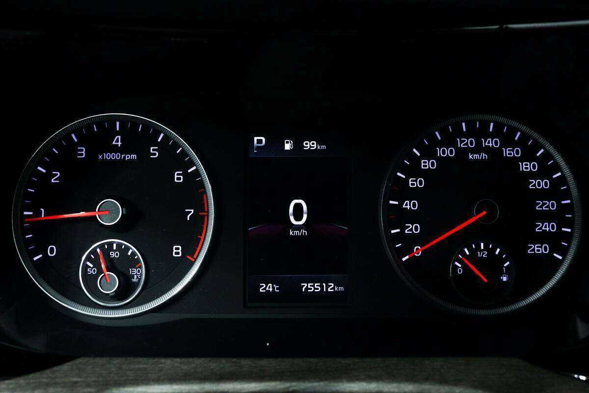 Купить Kia K5 с пробегом. Фото: #9