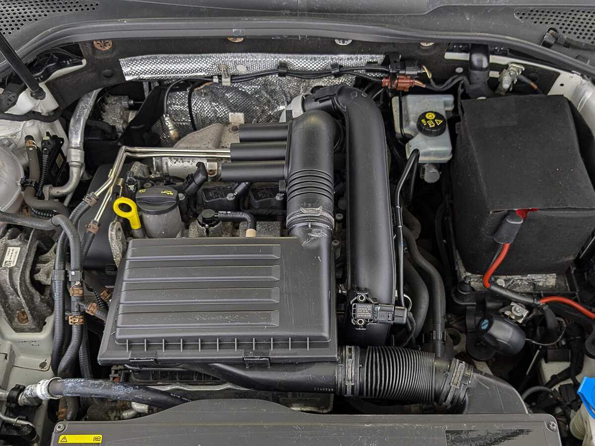 Купить Volkswagen Golf с пробегом. Фото: #8