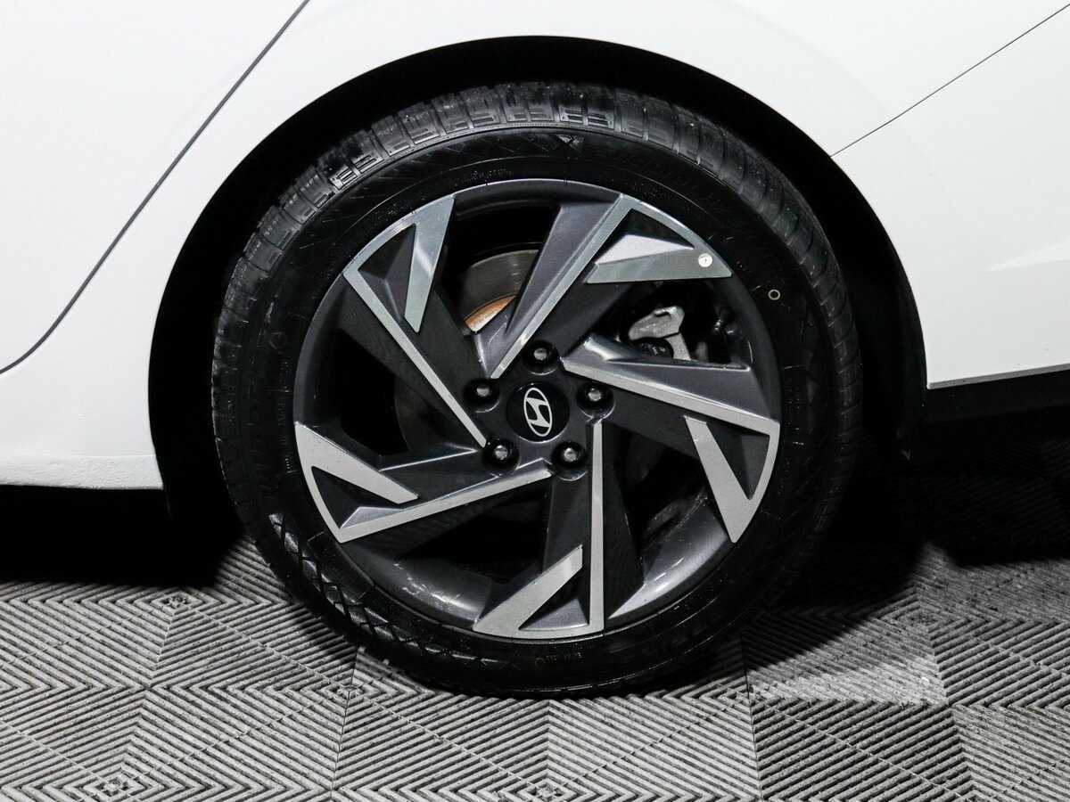 Купить Hyundai Elantra с пробегом. Фото: #14