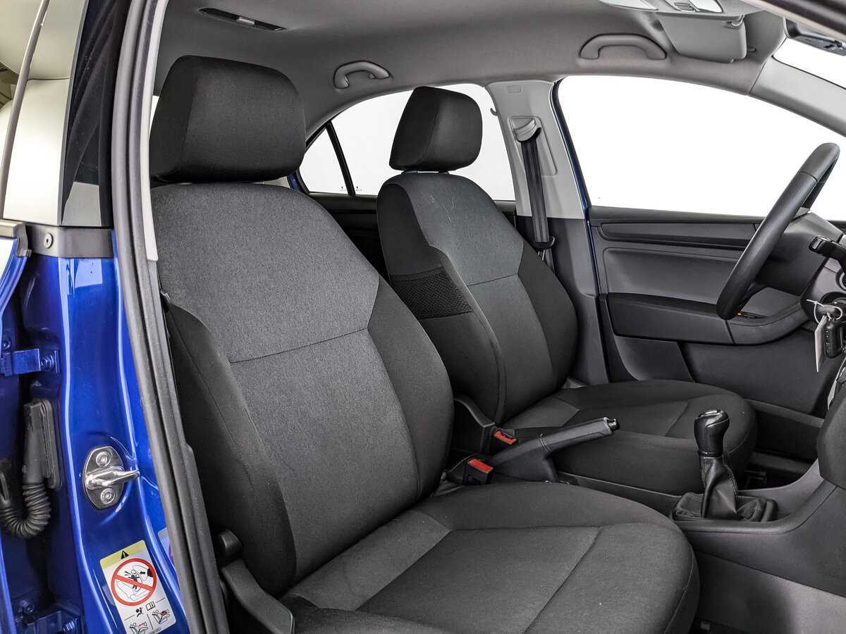 Купить Skoda Rapid с пробегом. Фото: #18