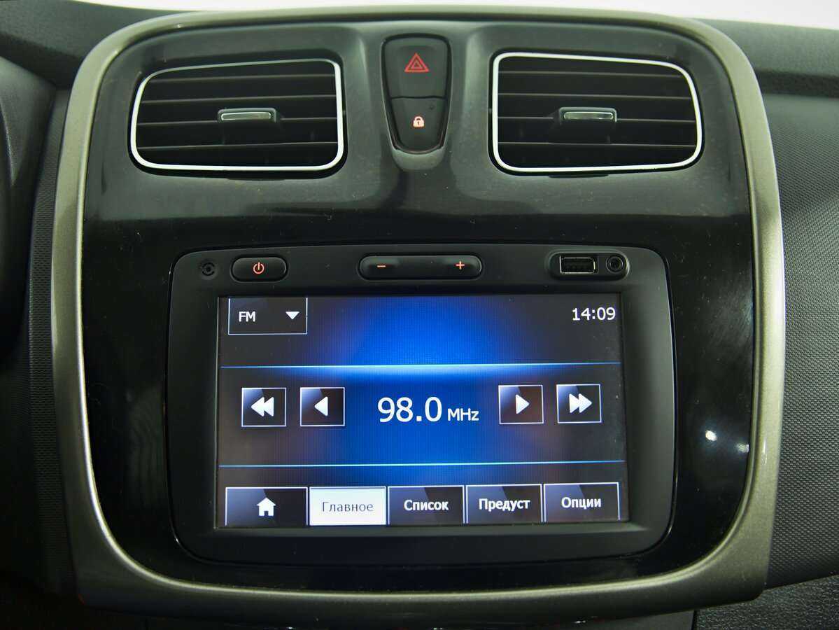 Купить Renault Logan с пробегом. Фото: #11