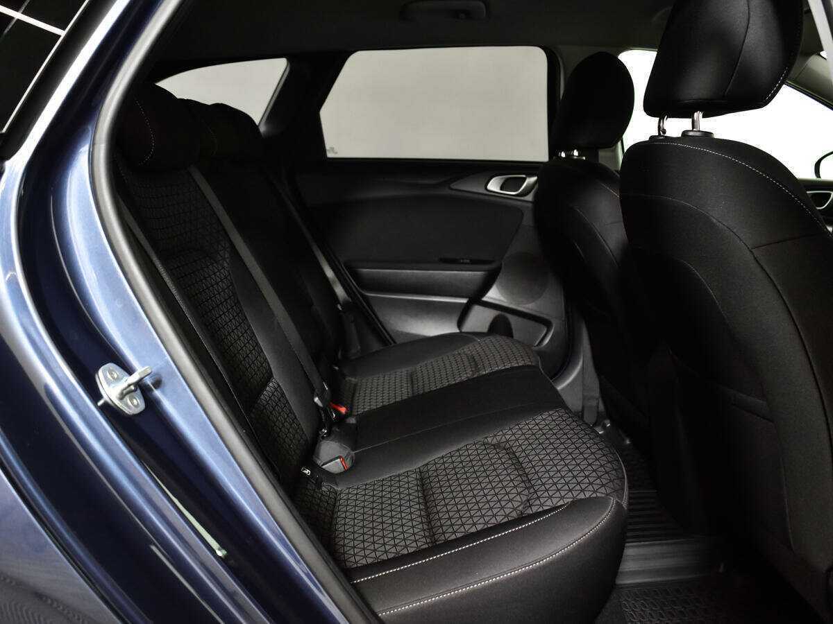 Купить Kia Ceed с пробегом. Фото: #9