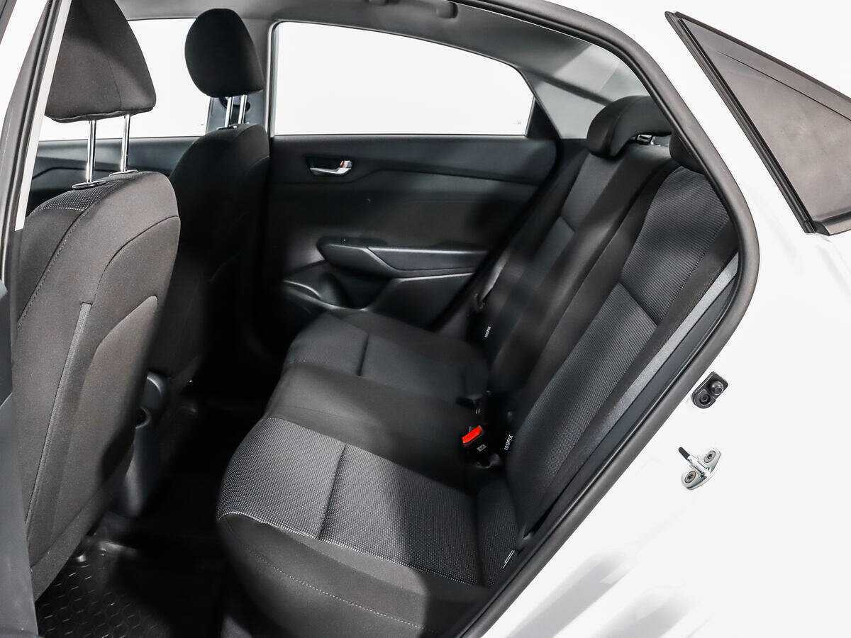 Купить Hyundai Solaris с пробегом. Фото: #9