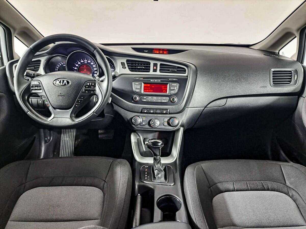 Купить Kia Ceed с пробегом. Фото: #9