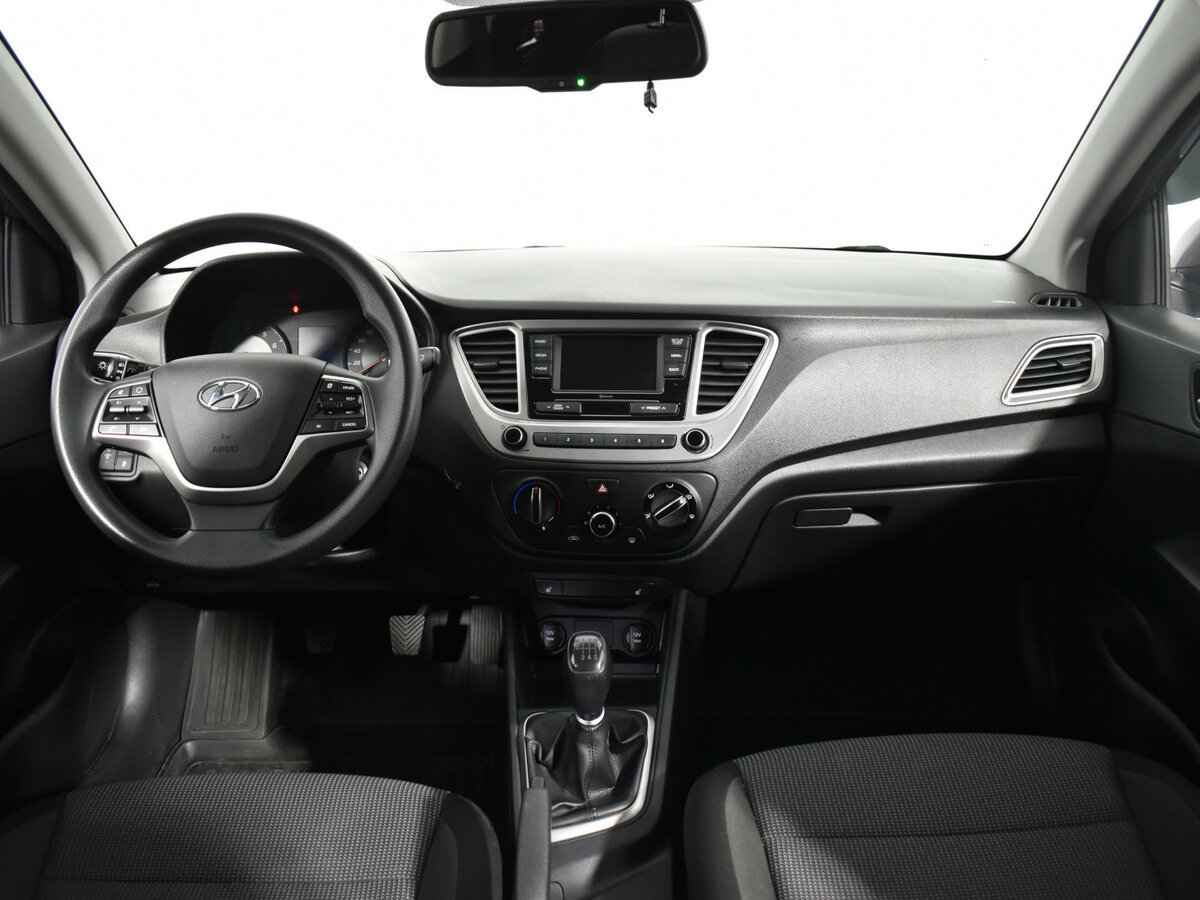 Купить Hyundai Solaris с пробегом. Фото: #10