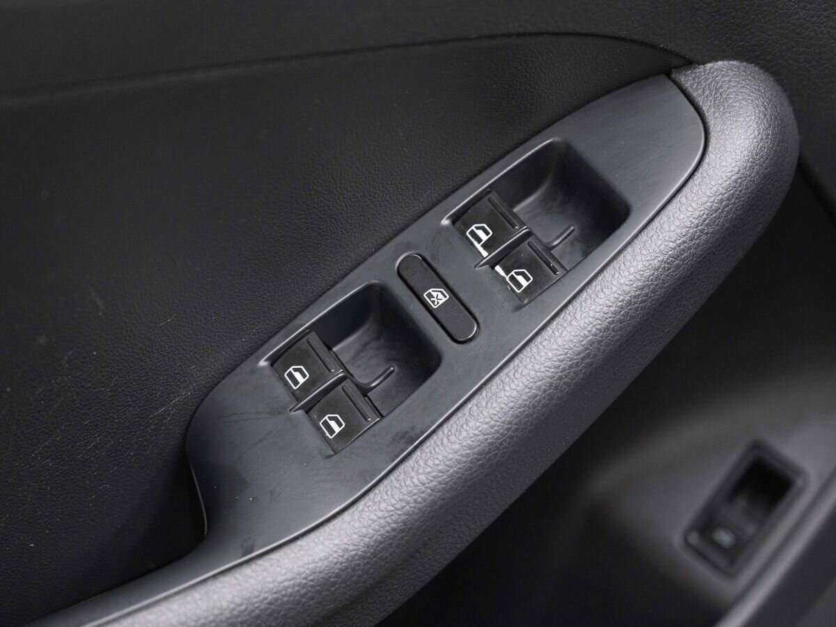 Купить Volkswagen Jetta с пробегом. Фото: #12