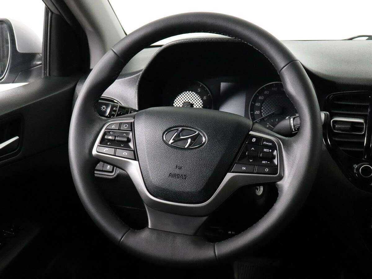 Купить Hyundai Solaris с пробегом. Фото: #12