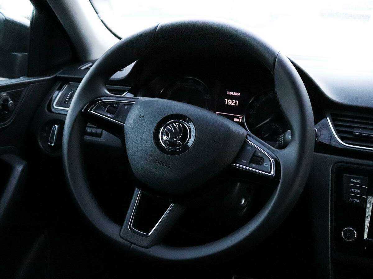 Купить Skoda Rapid с пробегом. Фото: #11