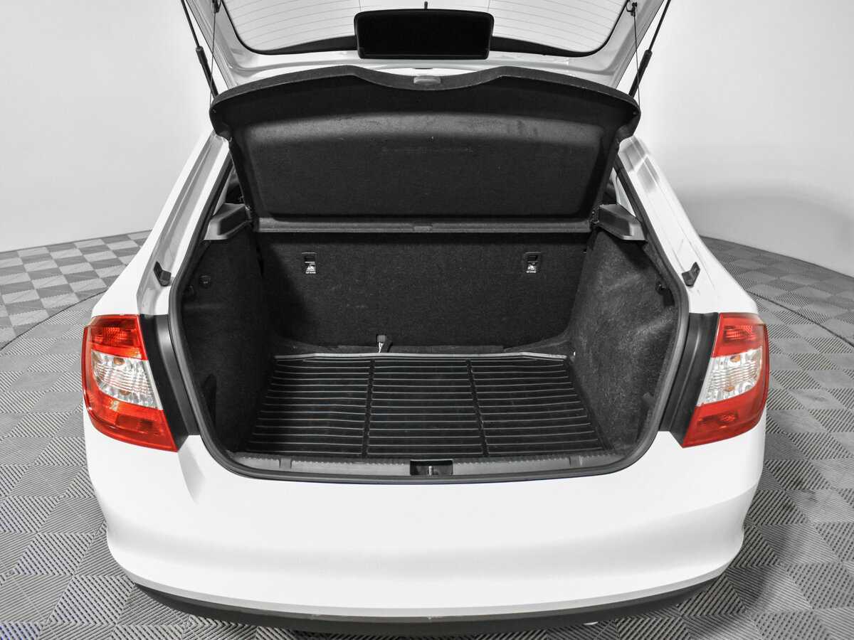 Купить Skoda Rapid с пробегом. Фото: #17