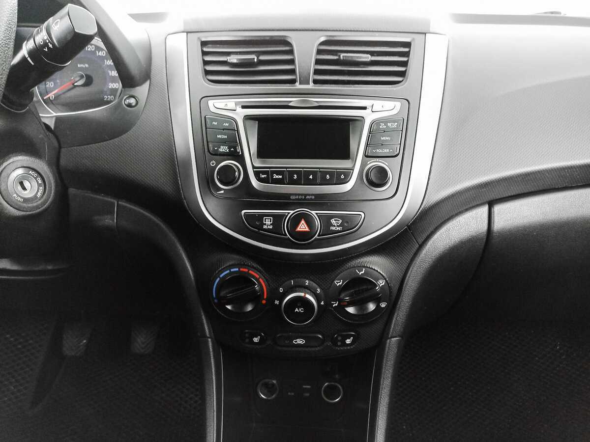 Купить Hyundai Solaris с пробегом. Фото: #12