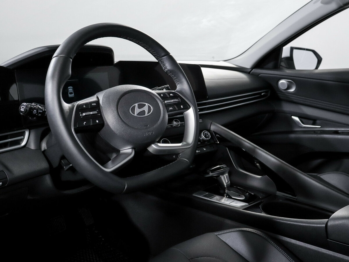 Купить Hyundai Elantra с пробегом. Фото: #12