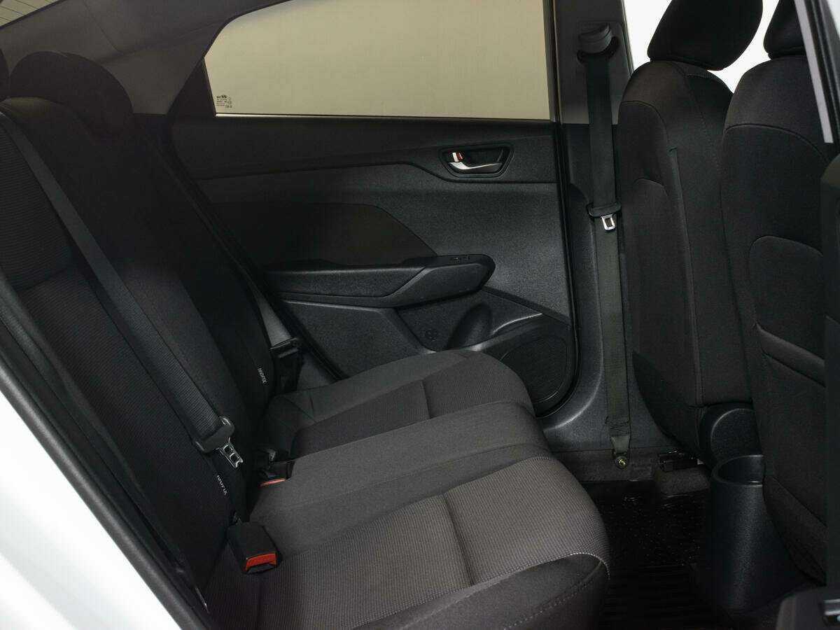 Купить Hyundai Solaris с пробегом. Фото: #8