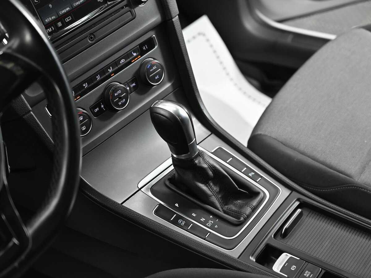 Купить Volkswagen Golf с пробегом. Фото: #11