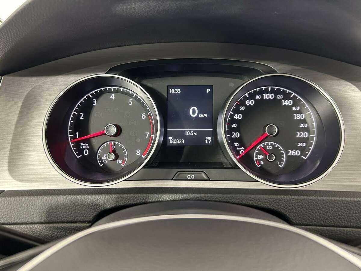 Купить Volkswagen Golf с пробегом. Фото: #10