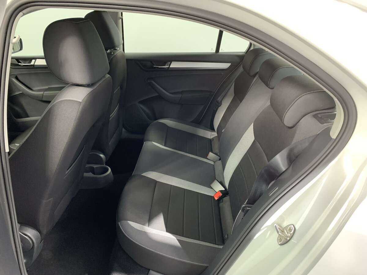 Купить Skoda Rapid с пробегом. Фото: #8