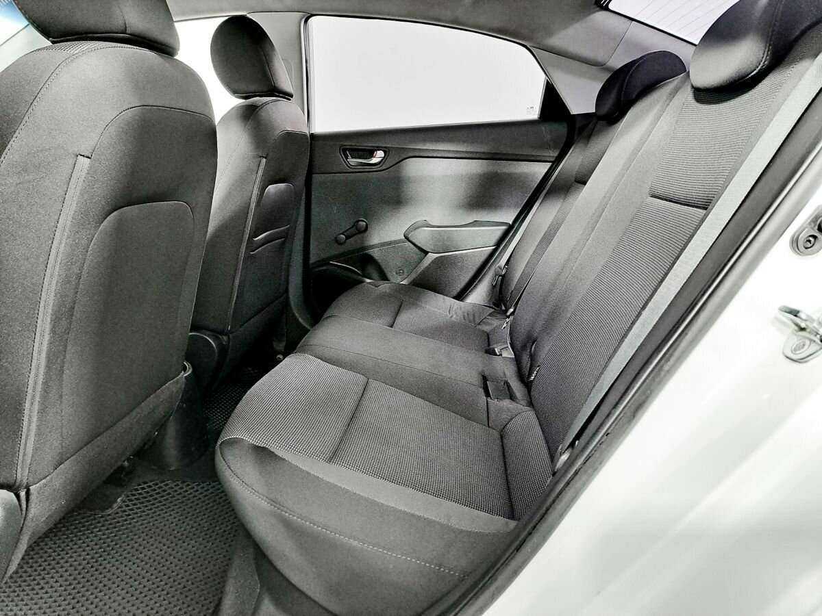 Купить Hyundai Solaris с пробегом. Фото: #9