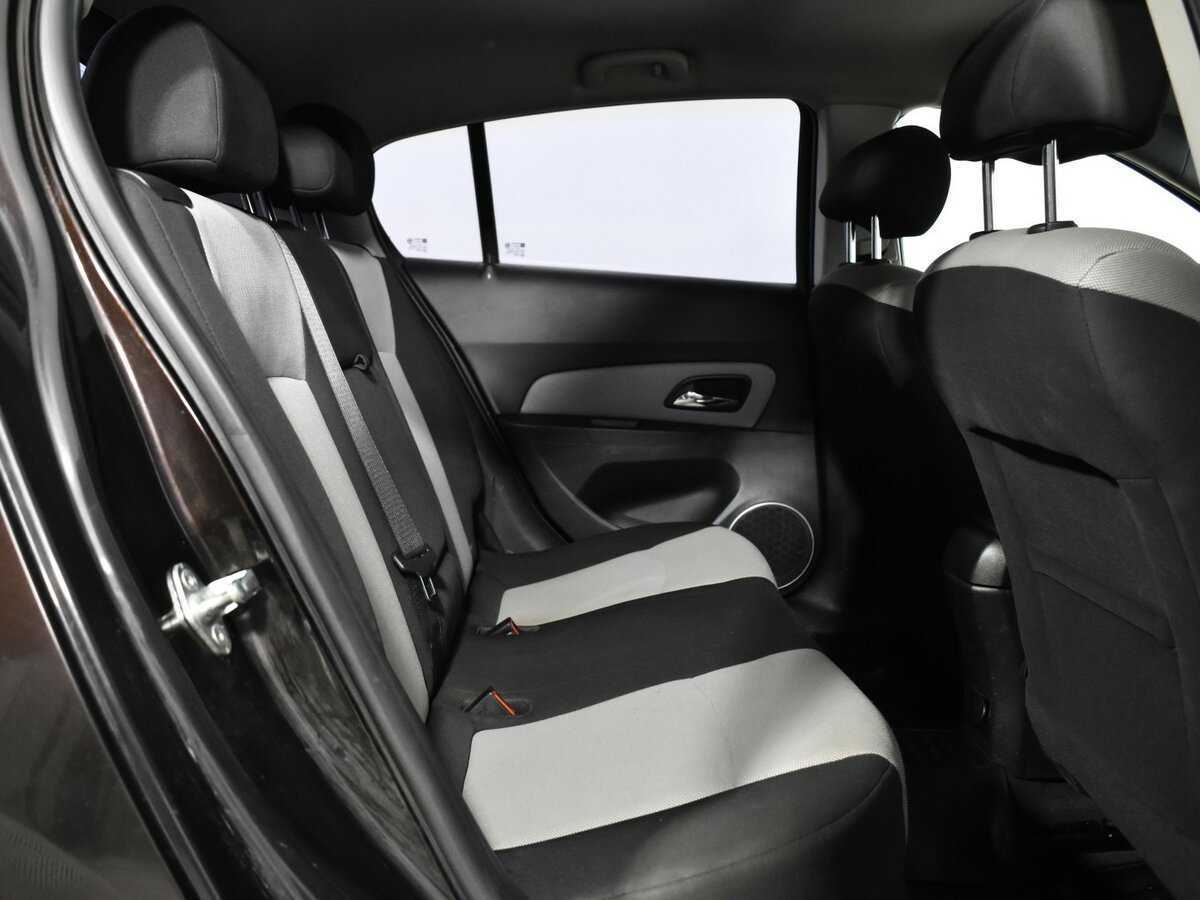 Купить Chevrolet Cruze с пробегом. Фото: #9