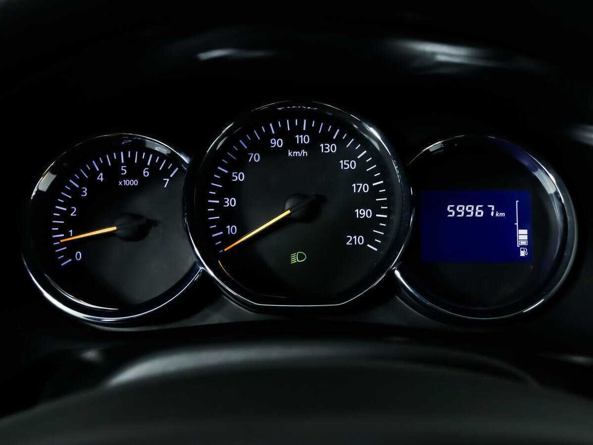 Купить Renault Logan с пробегом. Фото: #9