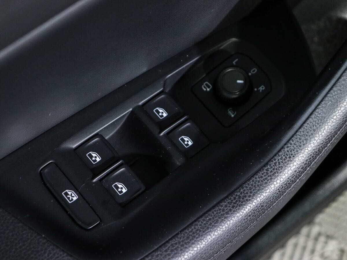 Купить Volkswagen Passat с пробегом. Фото: #15