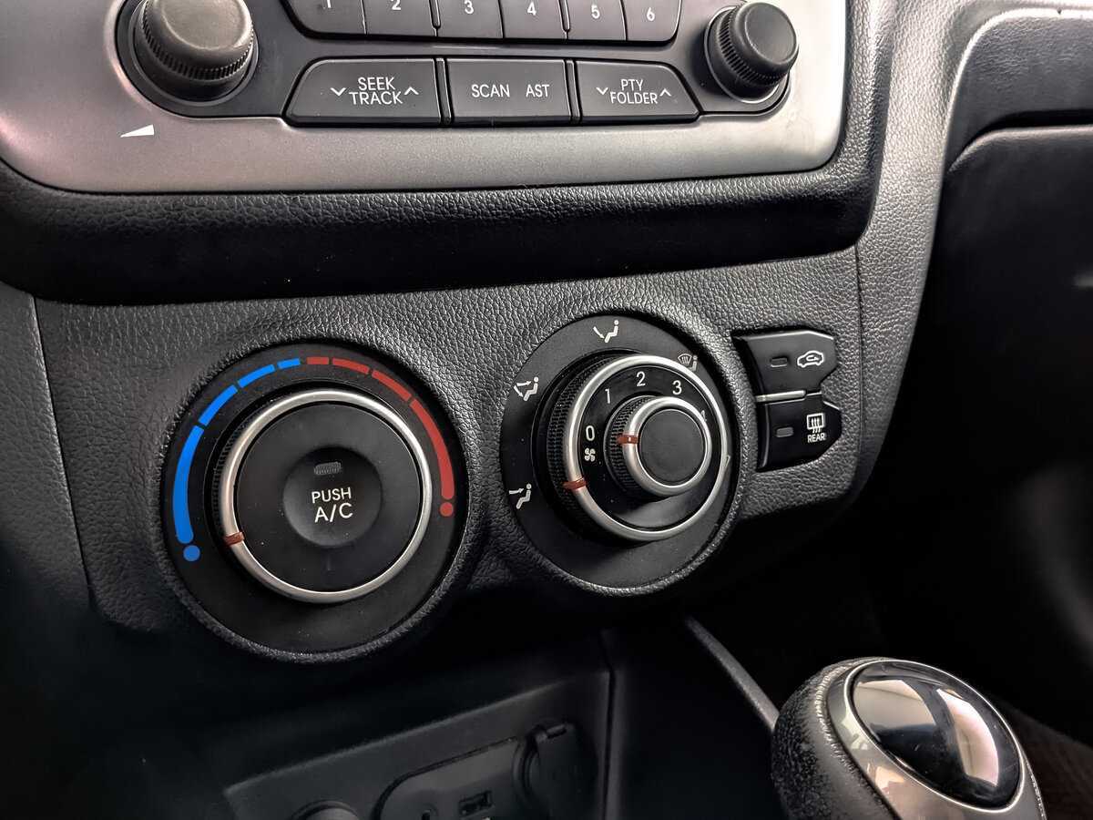 Купить Kia Rio с пробегом. Фото: #16