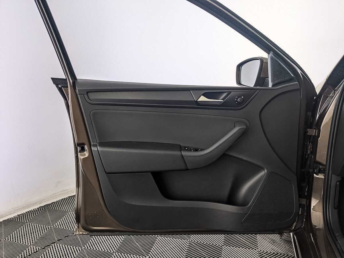 Купить Volkswagen Polo с пробегом. Фото: #15