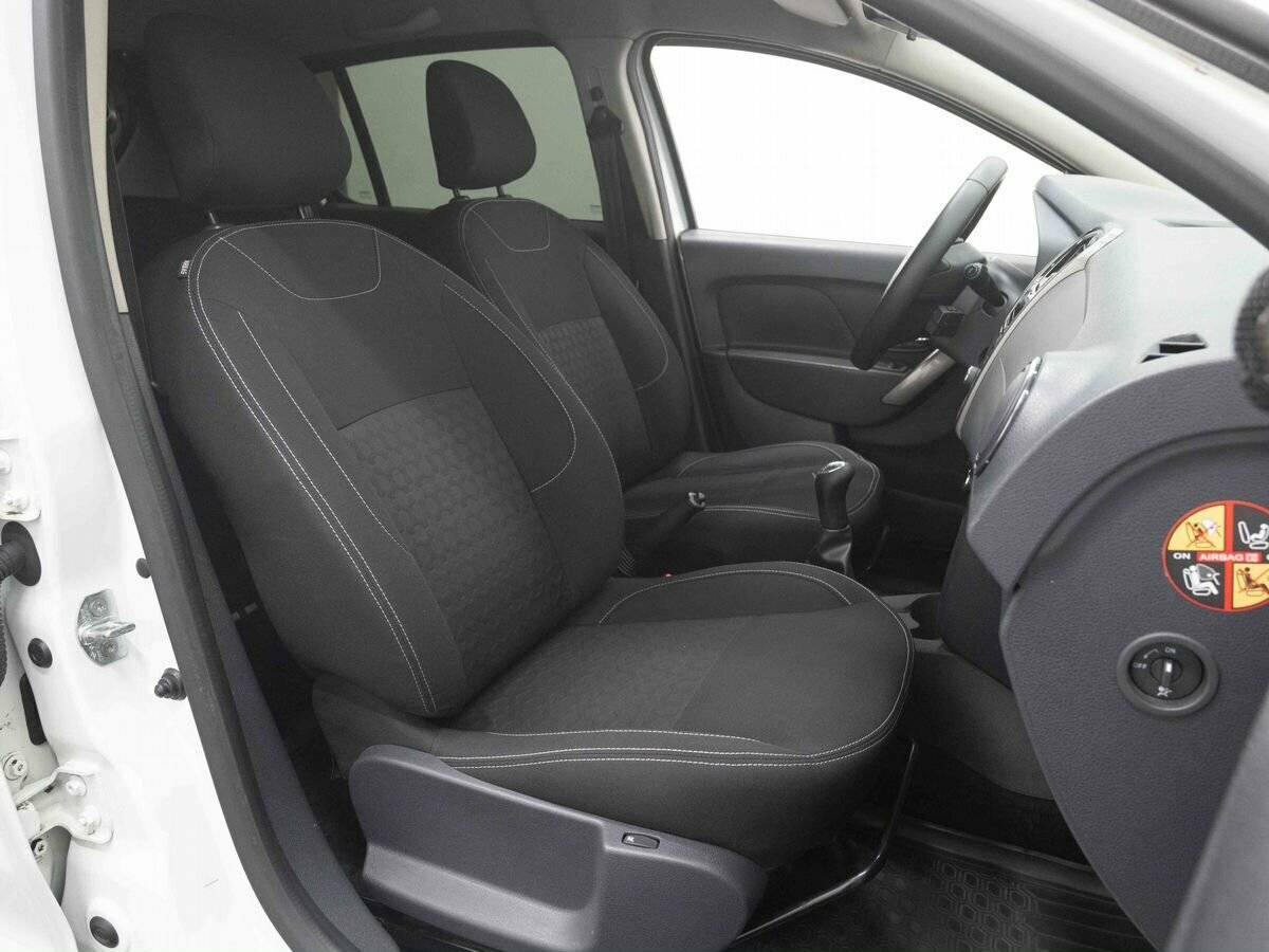 Купить Renault Sandero с пробегом. Фото: #11