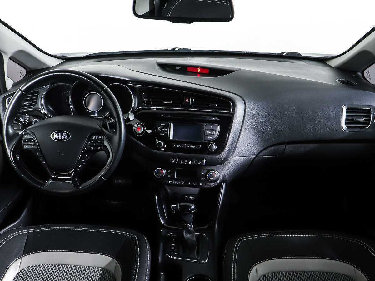 Купить Kia Ceed с пробегом. Фото: #10