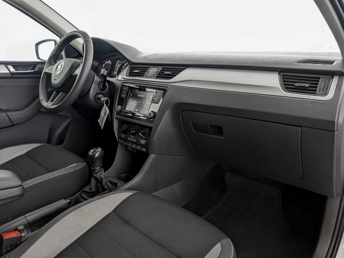 Купить Skoda Rapid с пробегом. Фото: #8