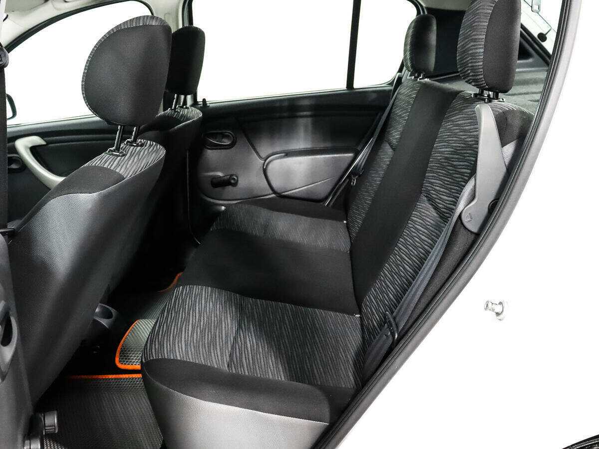 Купить Renault Sandero с пробегом. Фото: #9