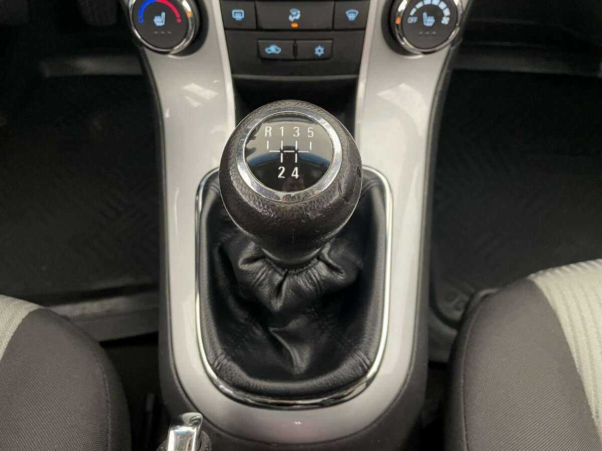 Купить Chevrolet Cruze с пробегом. Фото: #12