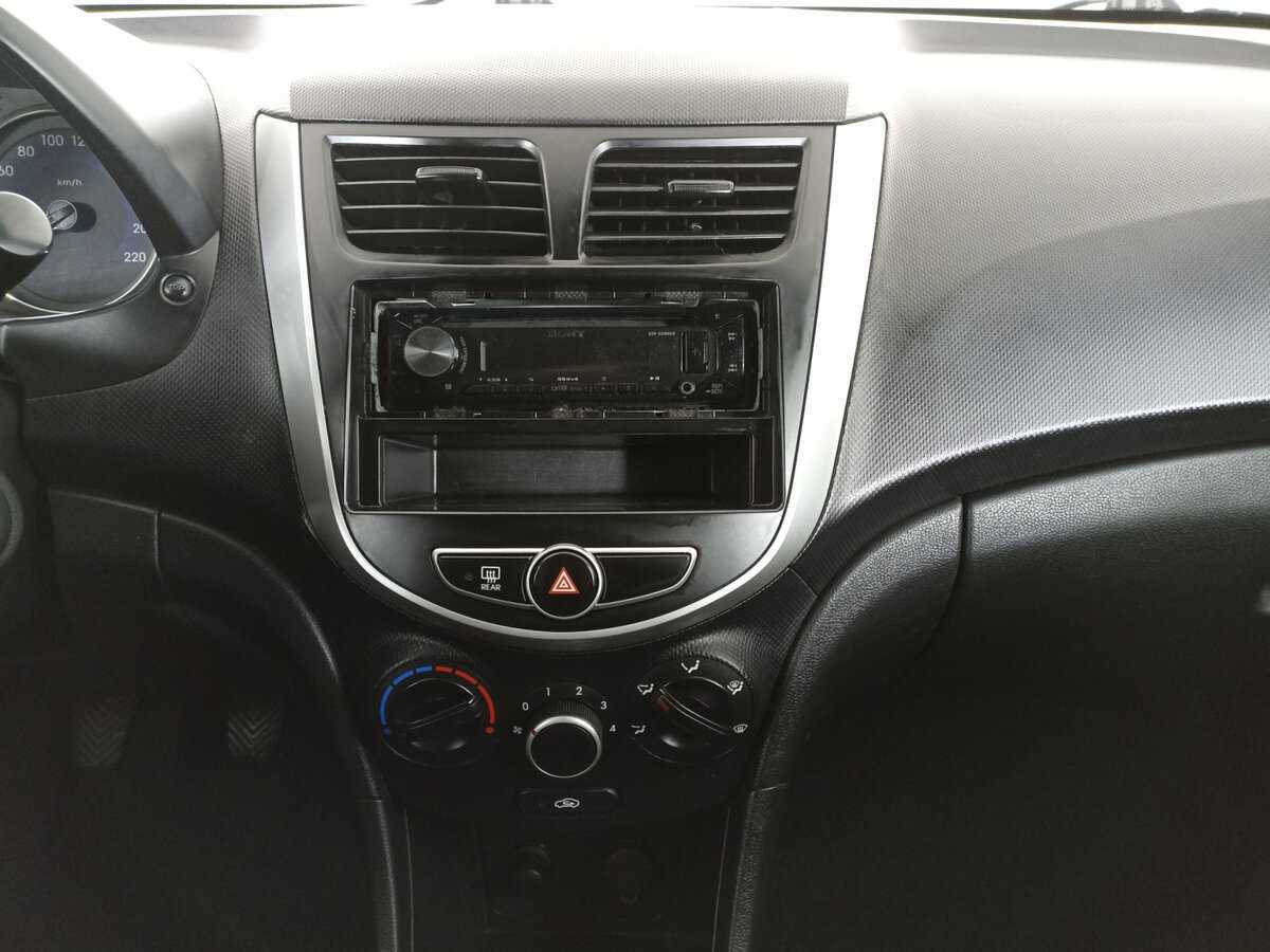 Купить Hyundai Solaris с пробегом. Фото: #9