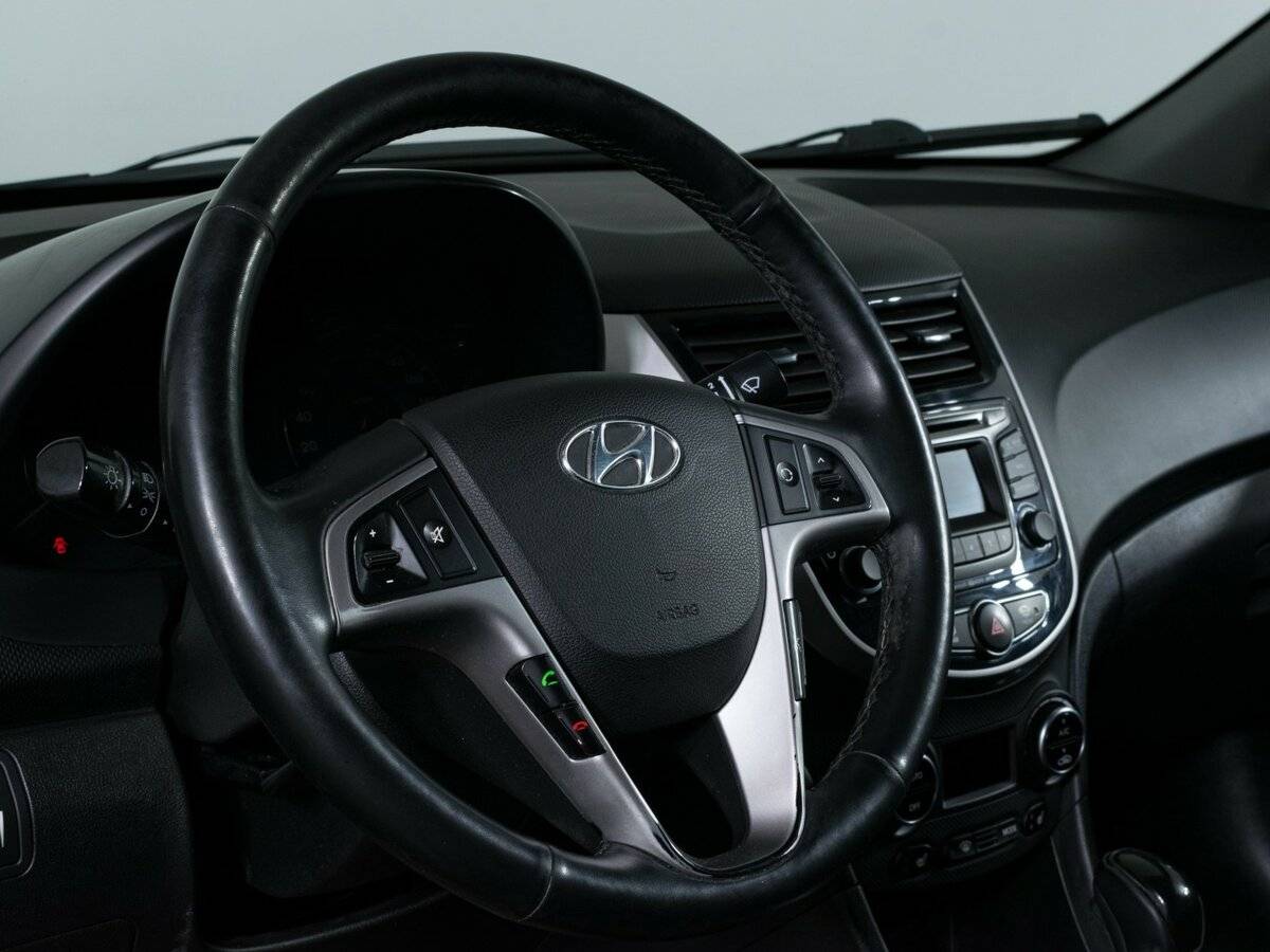 Купить Hyundai Solaris с пробегом. Фото: #11