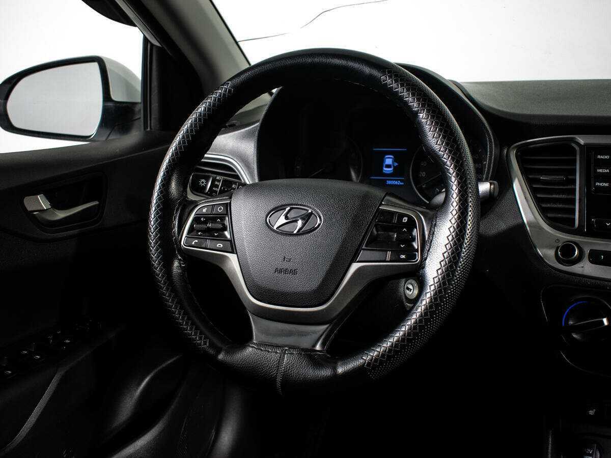 Купить Hyundai Solaris с пробегом. Фото: #13