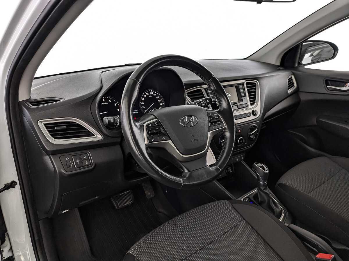 Купить Hyundai Solaris с пробегом. Фото: #10