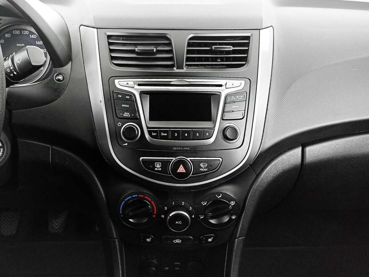 Купить Hyundai Solaris с пробегом. Фото: #10