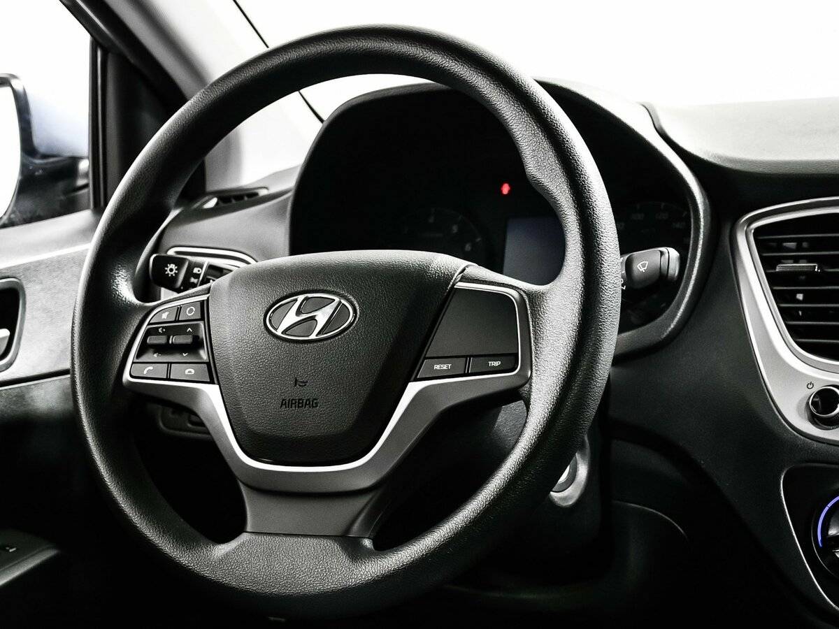 Купить Hyundai Solaris с пробегом. Фото: #15