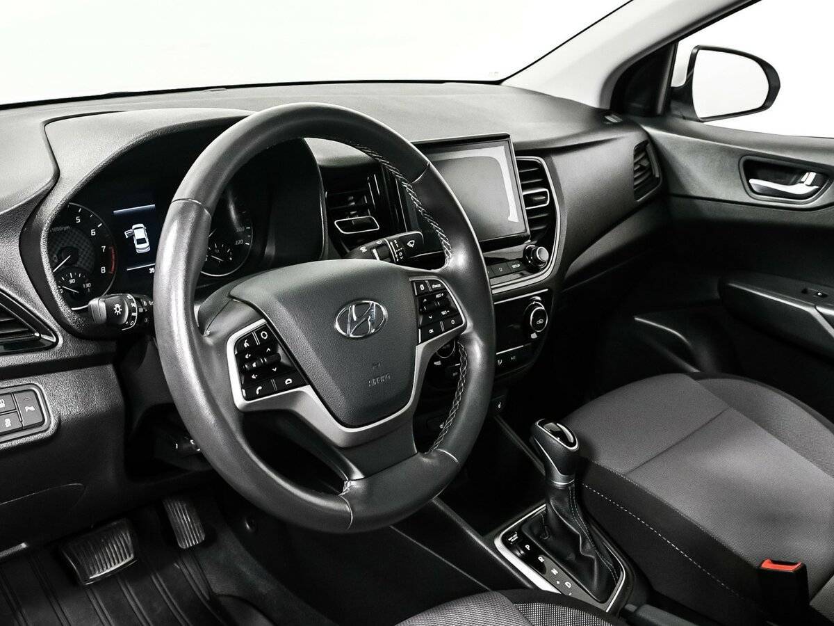 Купить Hyundai Solaris с пробегом. Фото: #11