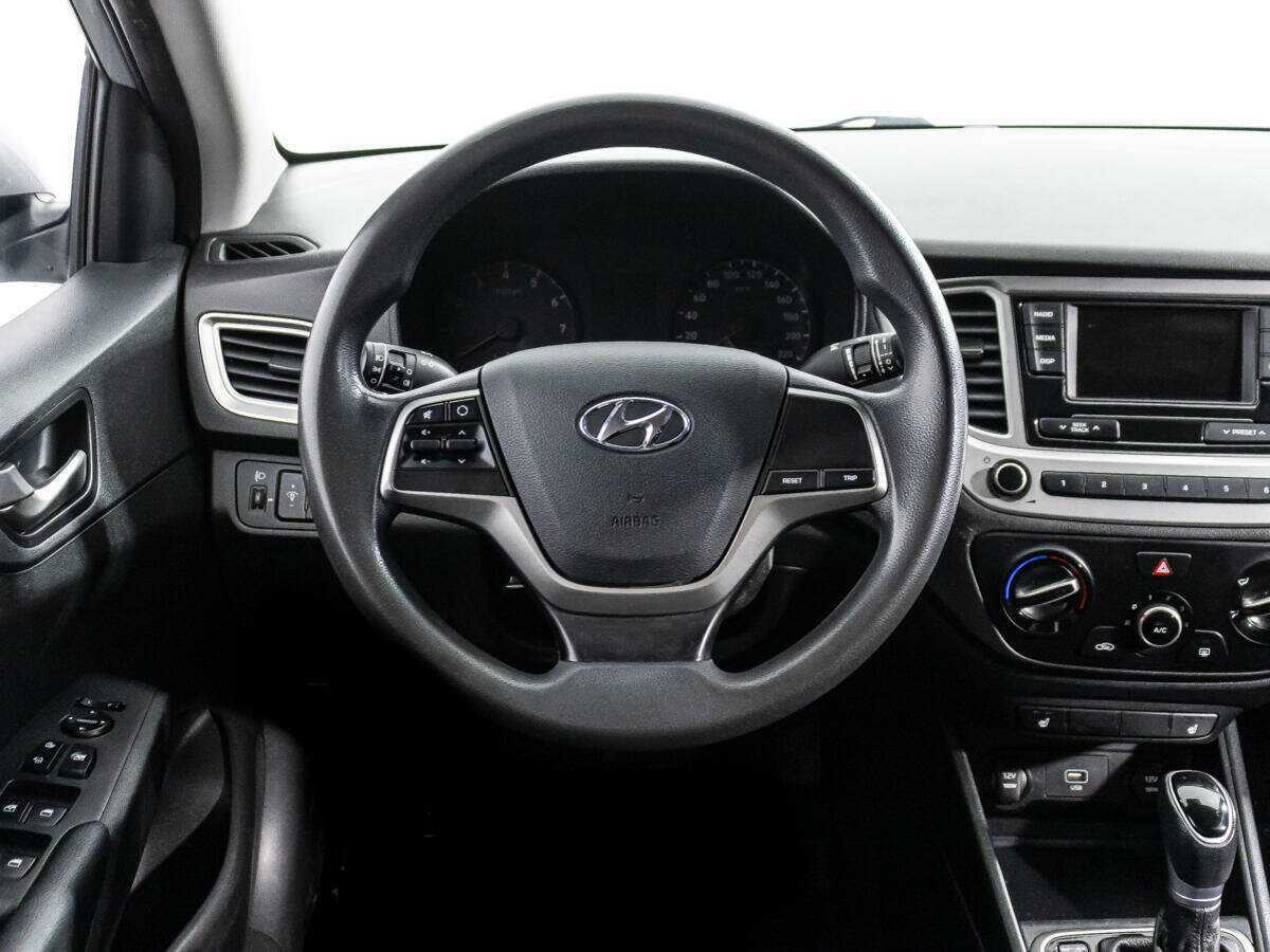 Купить Hyundai Solaris с пробегом. Фото: #17