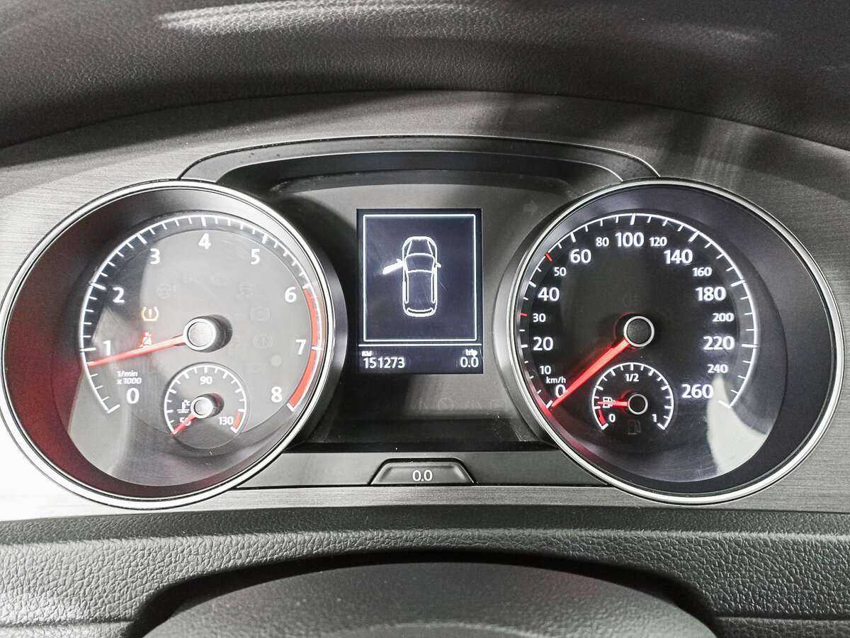 Купить Volkswagen Golf с пробегом. Фото: #10