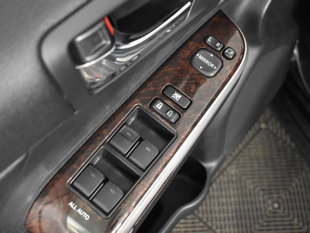 Купить Toyota Camry с пробегом. Фото: #7