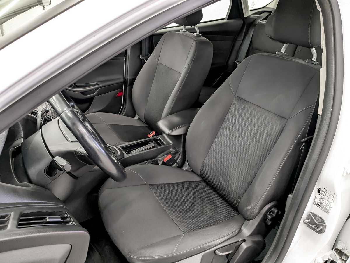 Купить Ford Focus с пробегом. Фото: #17