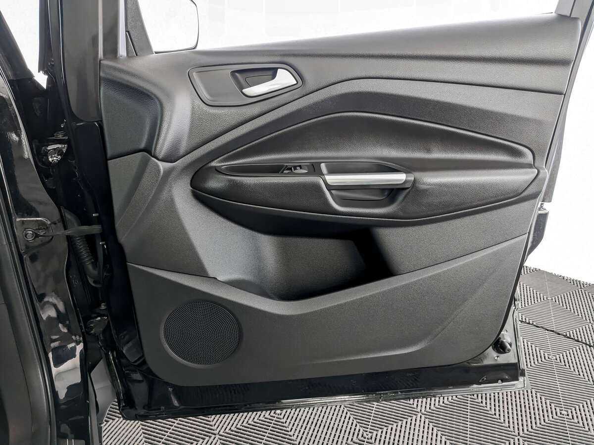 Купить Ford Kuga с пробегом. Фото: #23